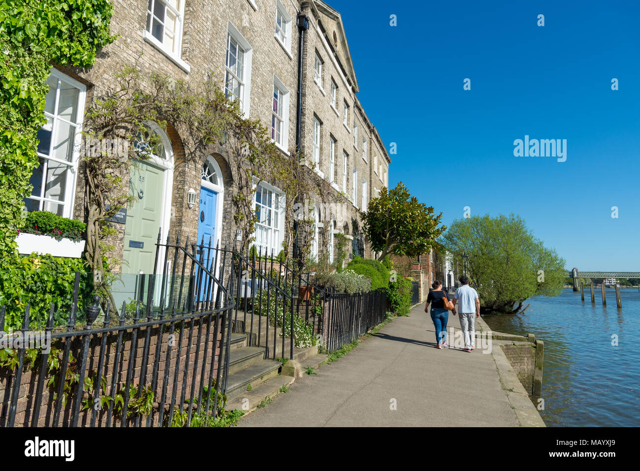 Thames riverside Häuser entlang Strand-On-The-Green, Chiswick, London, UK Stockfoto