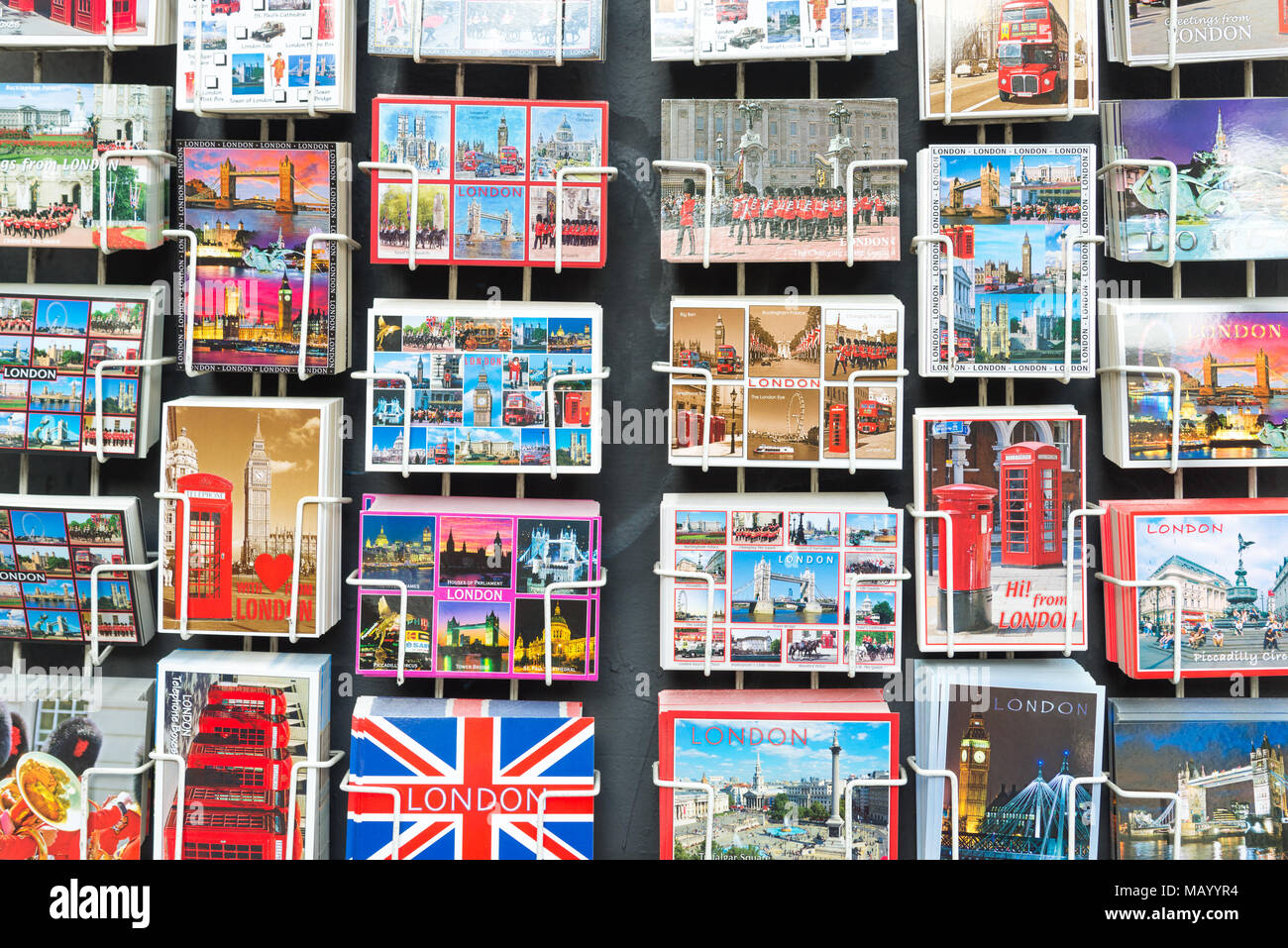 Touristische Postkarten für Verkauf, London, UK Stockfoto