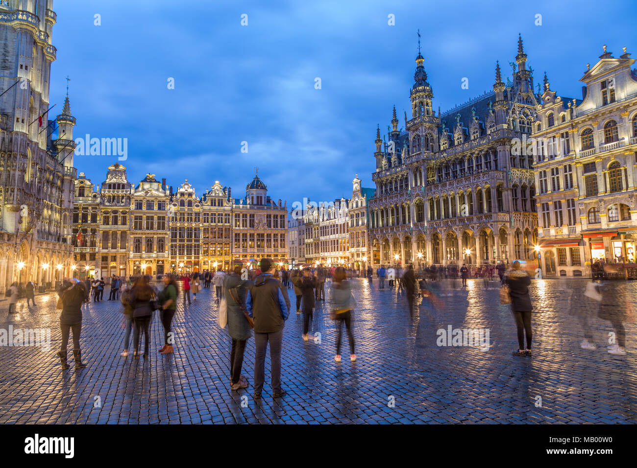 Grand-Place Grote Markt in der Dämmerung, Brüssel, Belgien Stockfoto