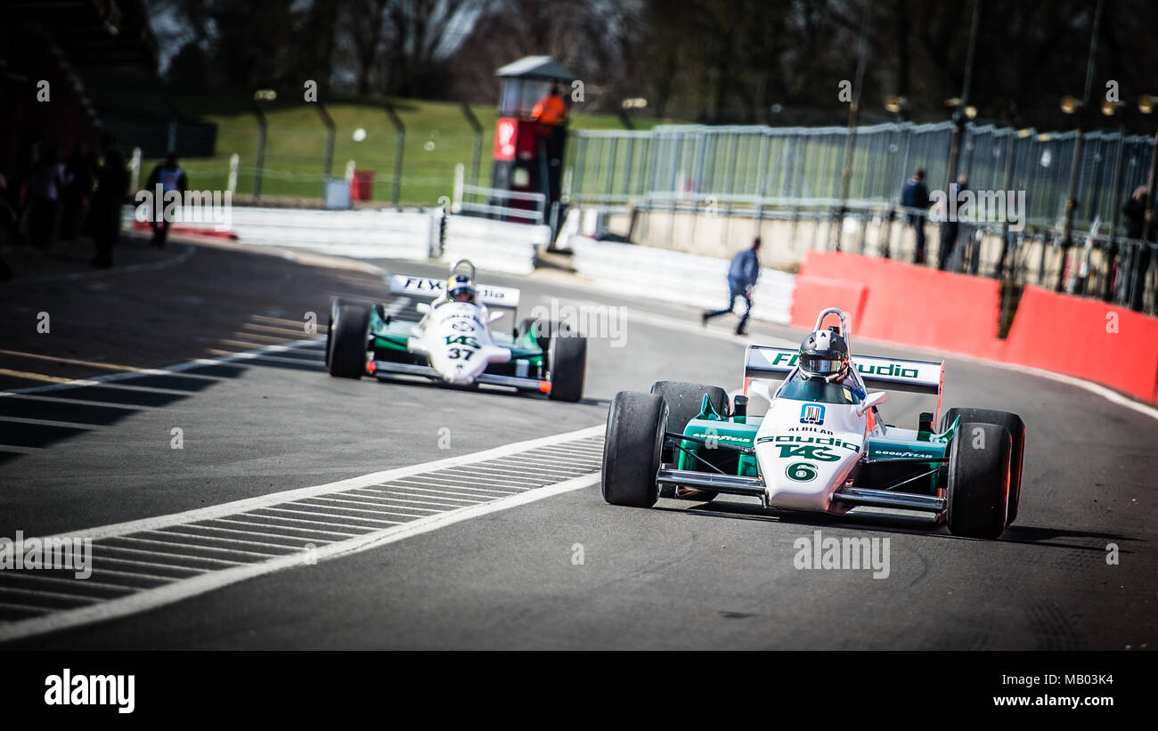 Tommy Dreelan Kurs auf die Boxengasse in seinem Williams F1 Auto während des Master Historic Racing Test Tag in Brands Hatch Stockfoto