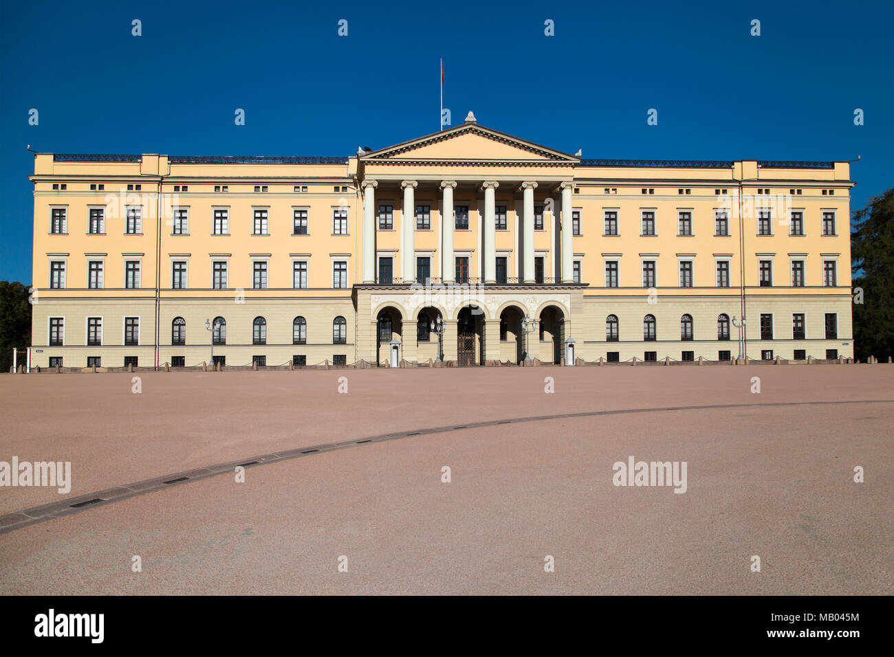 Fassade des Norwegischen Königlichen Palast in Oslo, Norwegen. Stockfoto