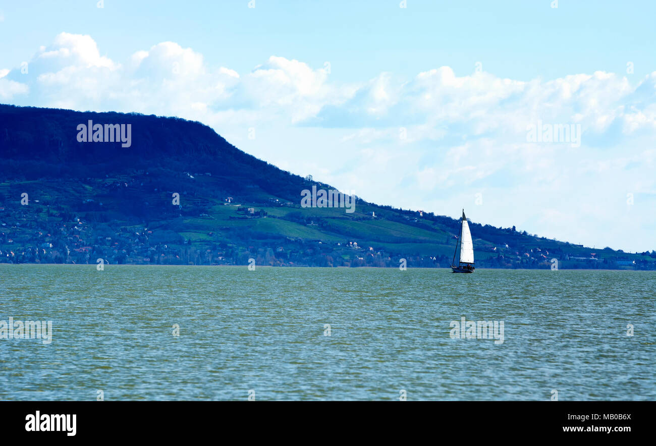 Segelschiff auf dem Plattensee, Ungarn Stockfoto