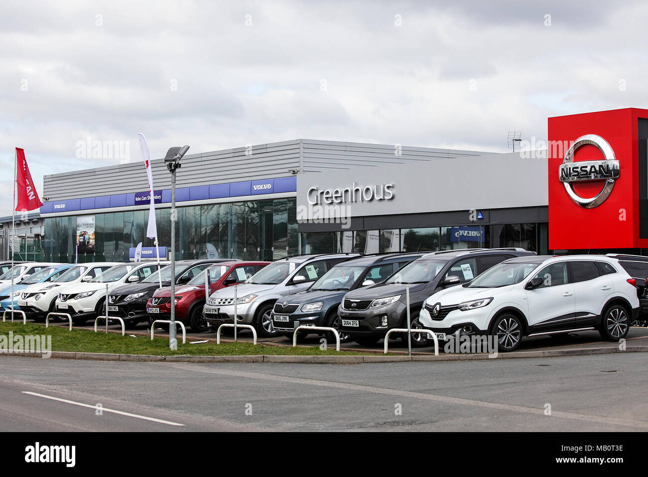 Eine der (20) Bilder in diesem Satz Unternehmen in Shrewsbury. Nissan Autohaus in Featherbedlane in Shrewsbury. Stockfoto