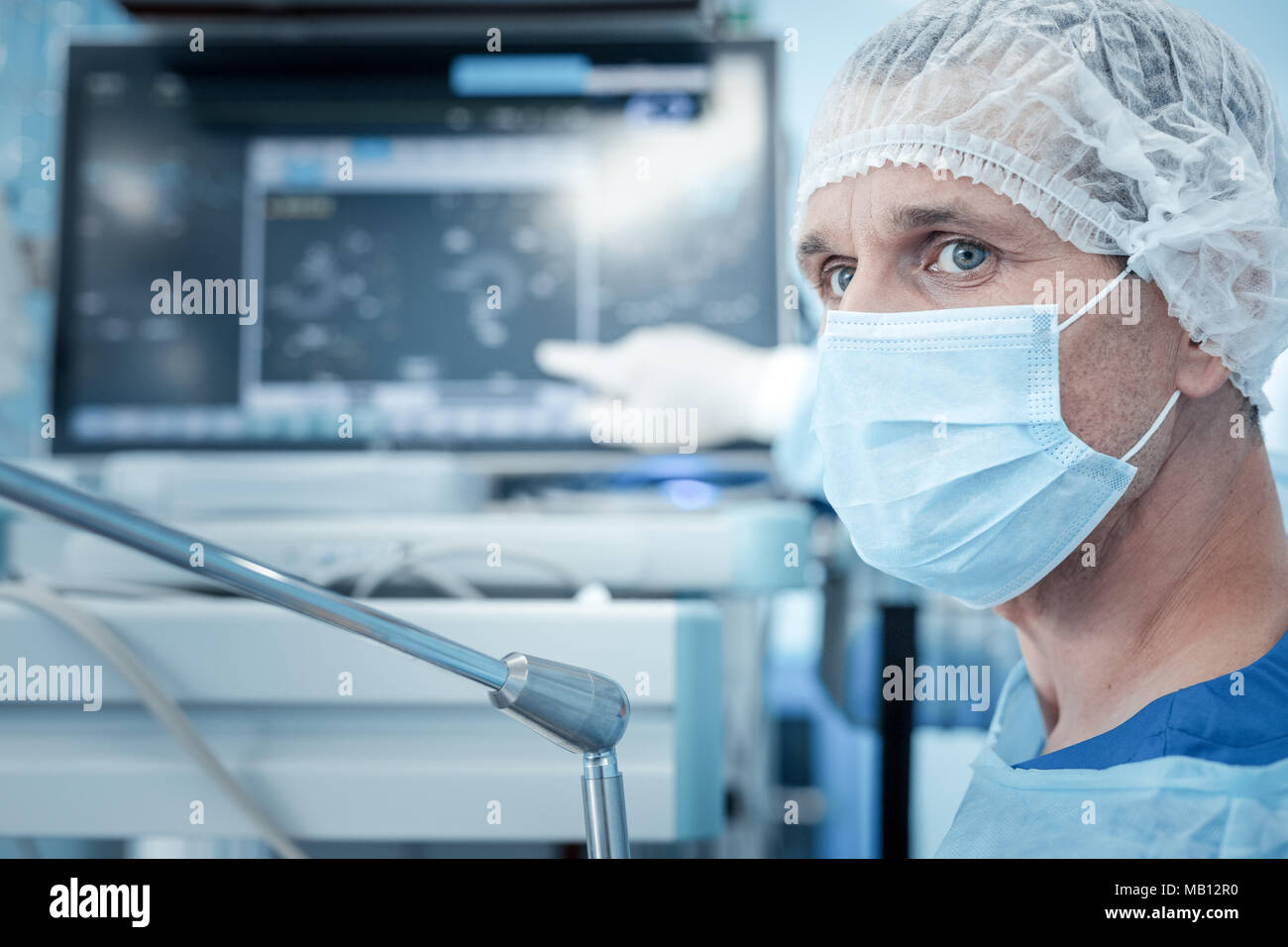 Porträt einer Smart männlichen Chirurgen Stockfoto Porträt einer Smart männlichen Chirurgen Stockfoto