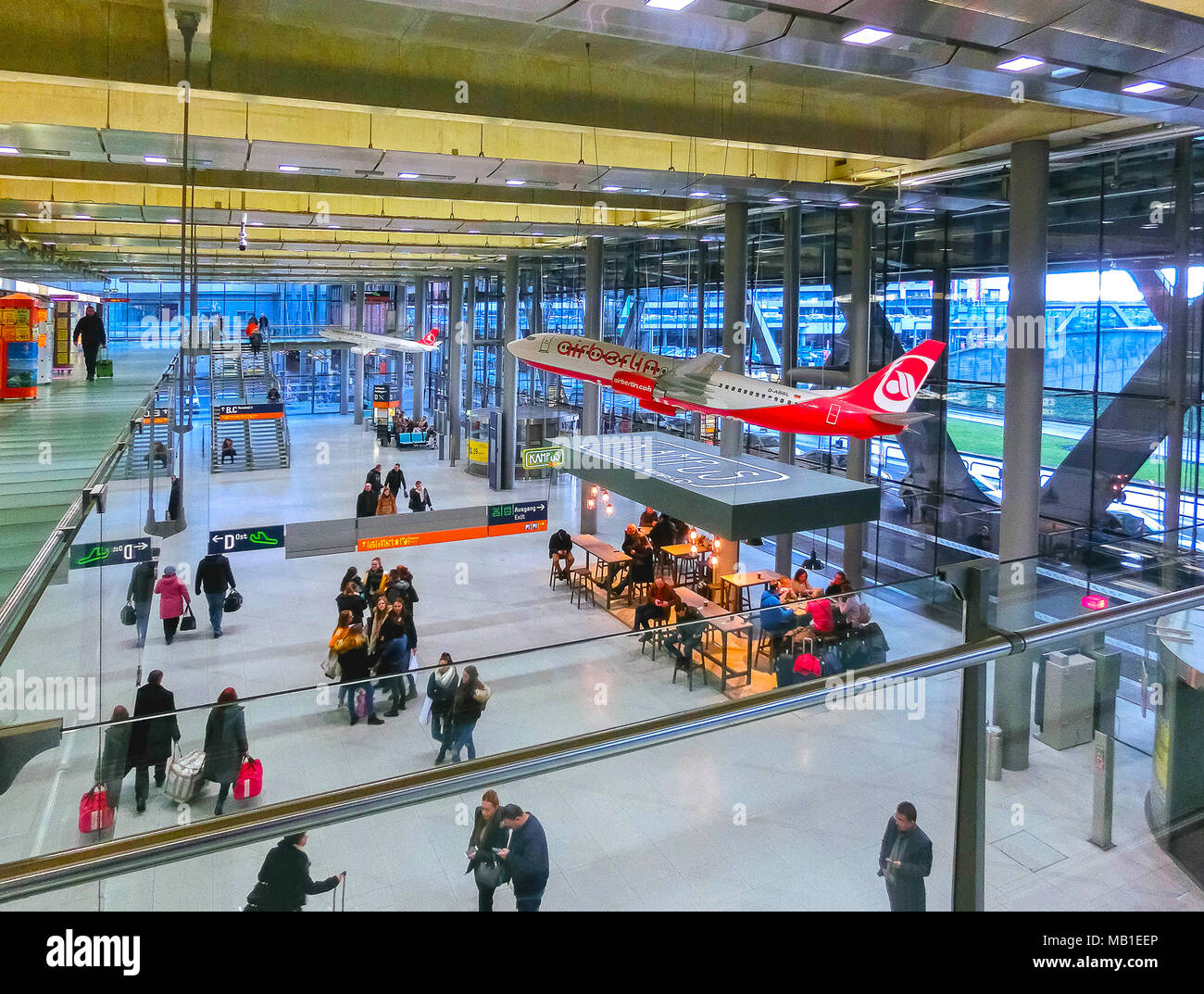 Köln bonn flughafen bahnhof Fotos und Bildmaterial in hoher Auflösung Alamy