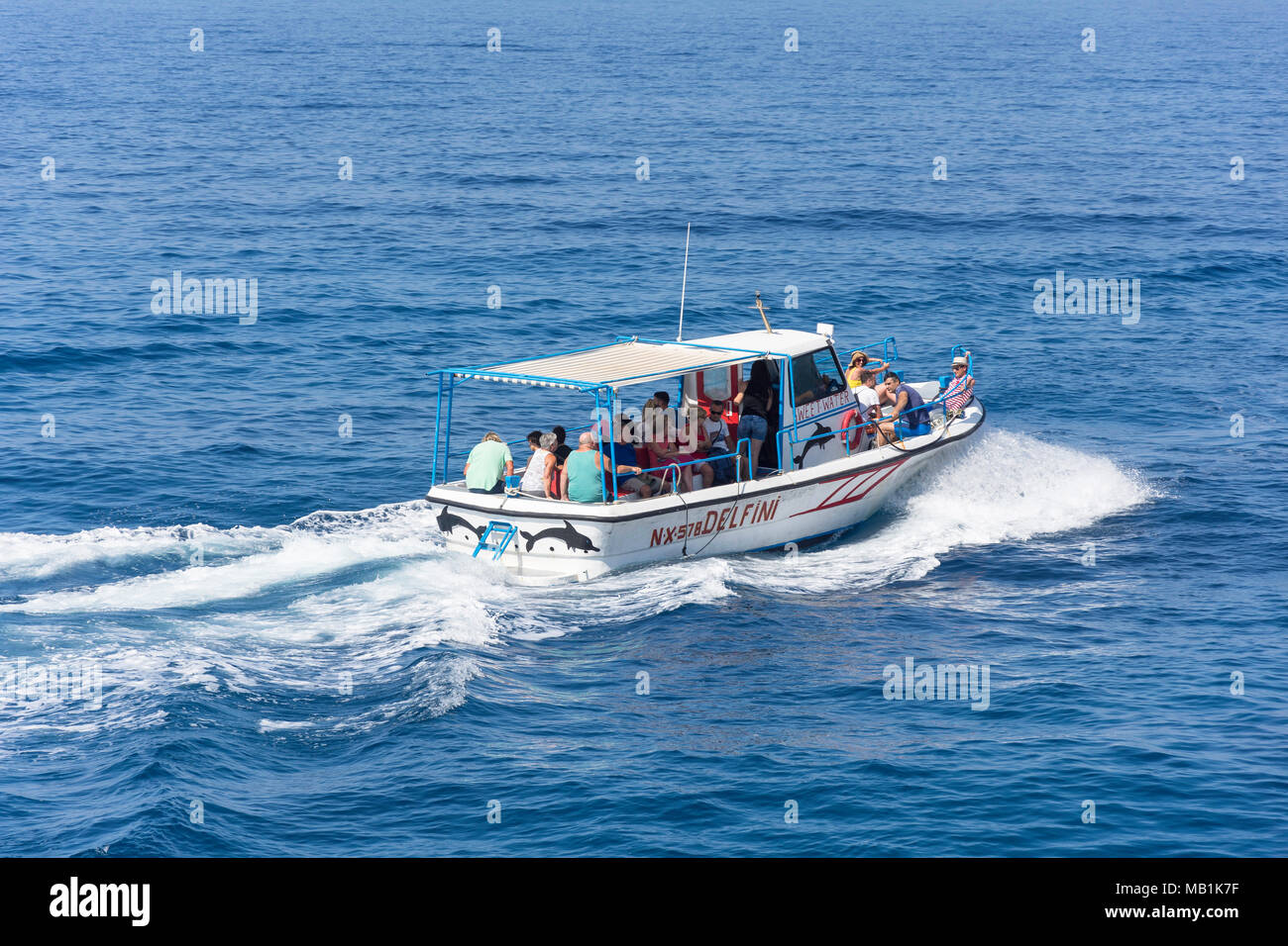 Exkursion Boot verlassen Hora Sfakion Hafen für Süßes Wasser Strand, Sfakia, Region Chania, Kreta (Kriti), Griechenland Stockfoto