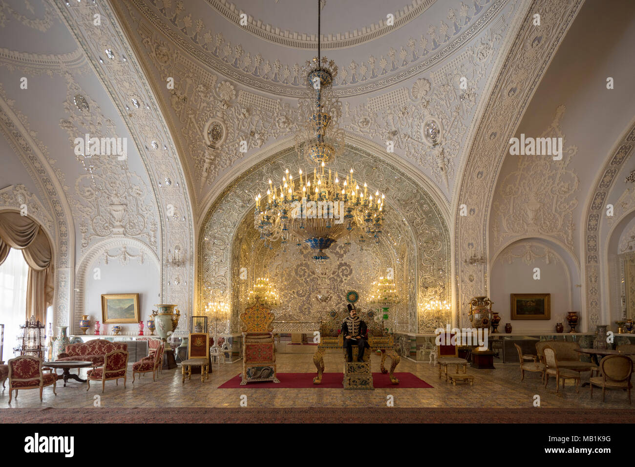 Takht-i Salam, eine Eingangshalle mit Rezeption, der Golestan Palast, Teheran, Iran. Stockfoto