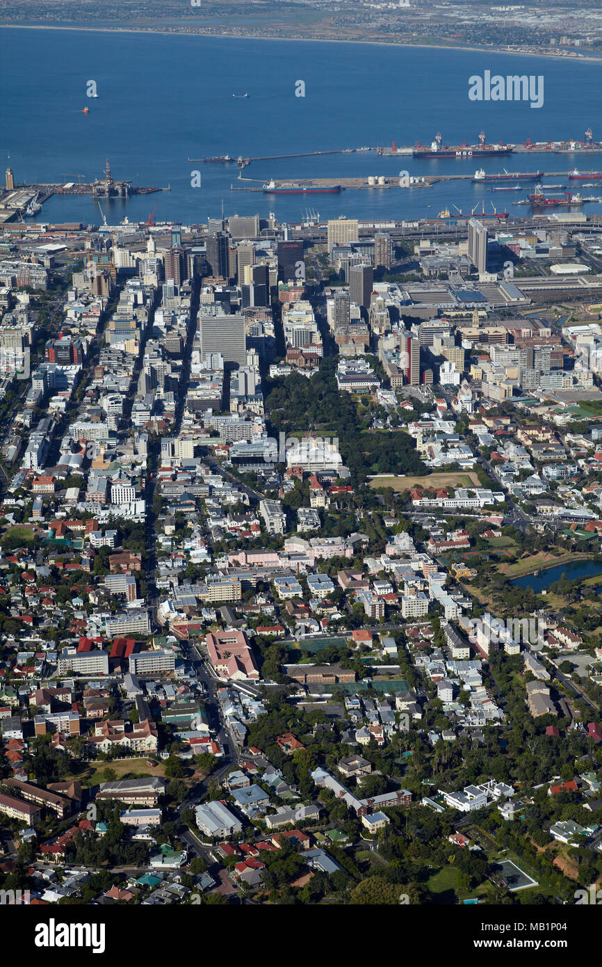 Cape Town CBD, und Table Bay, Südafrika - Antenne Stockfoto