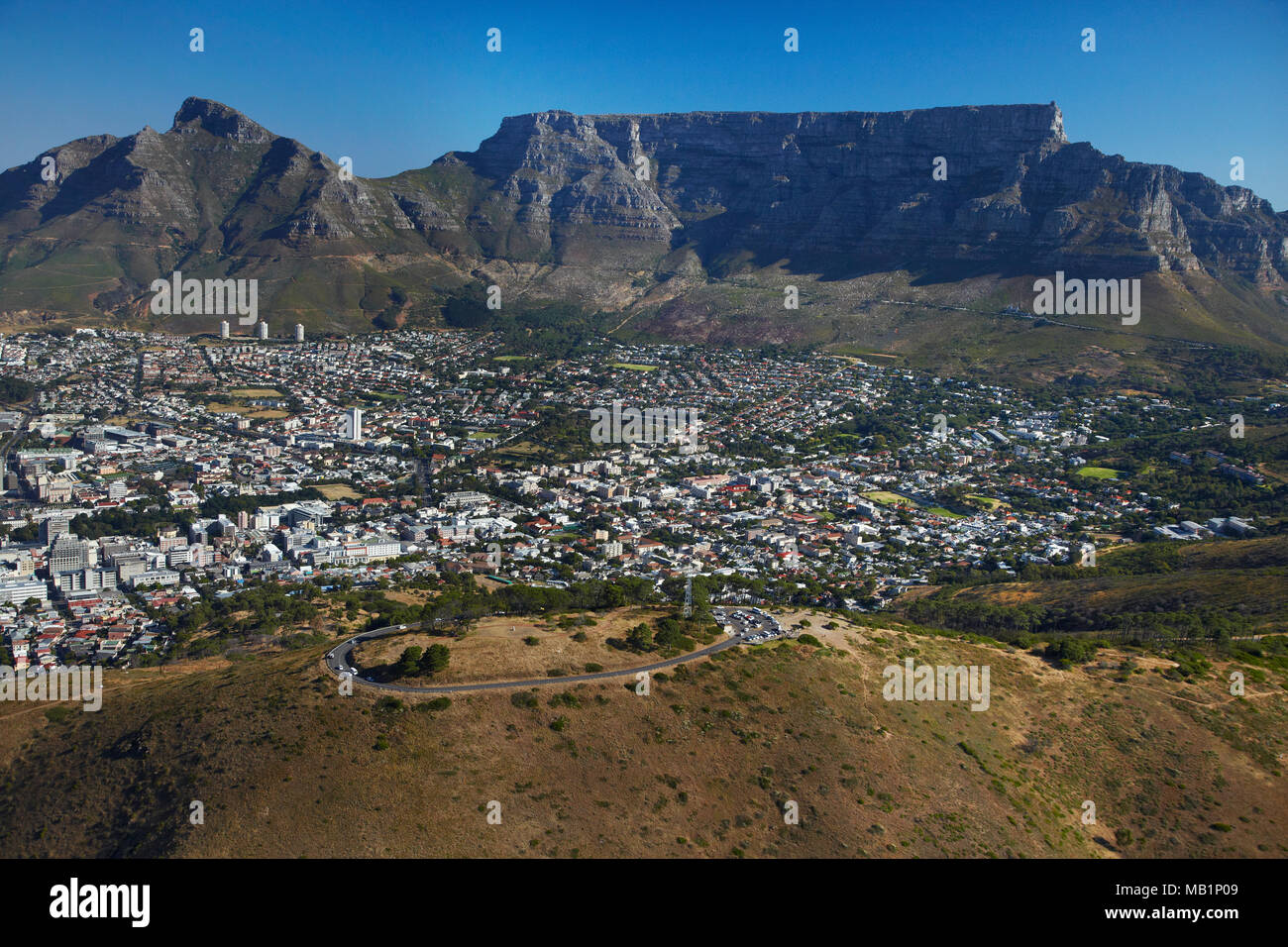 Signal Hill und Tafelberg, Kapstadt, Südafrika - Antenne Stockfoto