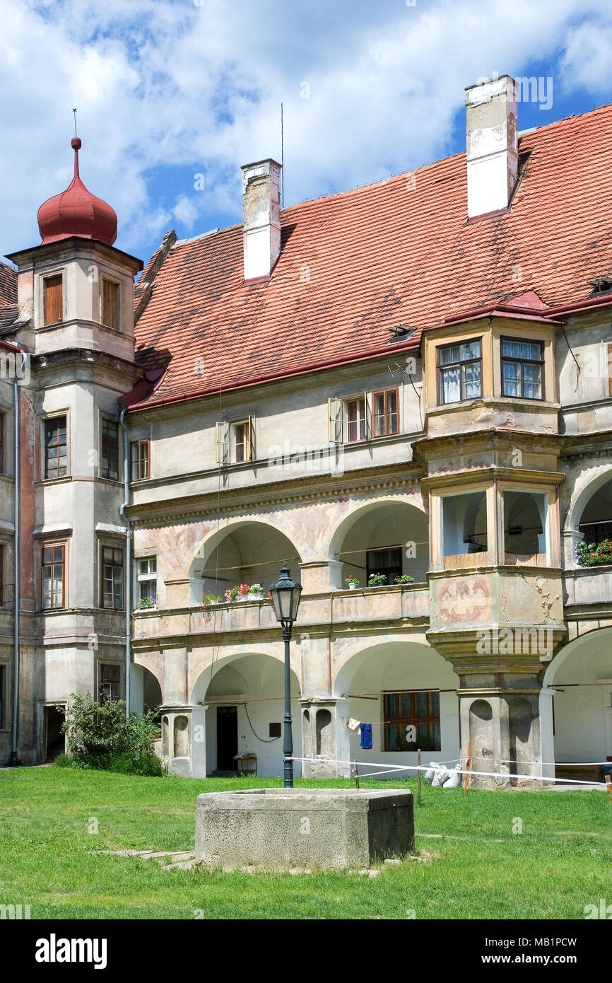 Renaissanceschloss in der Stadt Bela pod Bezdezem, Region Liberec, Nordböhmen, Tschechische Republik Stockfoto