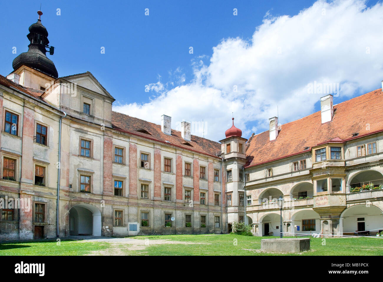 Renaissanceschloss in der Stadt Bela pod Bezdezem, Region Liberec, Nordböhmen, Tschechische Republik Stockfoto