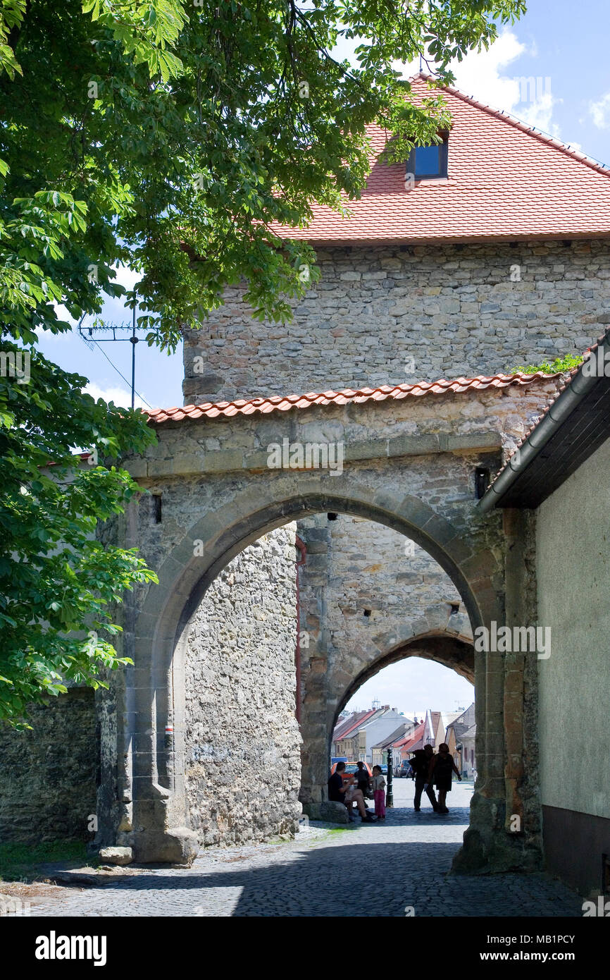 Gotische mittelalterliche Stadtbefestigung in der Stadt Bela pod Bezdezem, Region Liberec, Nordböhmen, Tschechische Republik Stockfoto