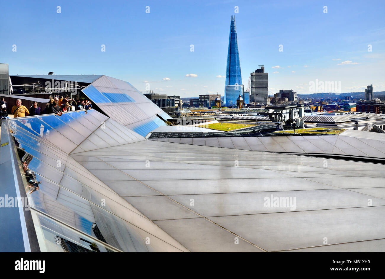 London, England, UK. Blick auf die Scherbe aus dem Dach eines neuen Change, in der Nähe von St Paul's Cathedral Stockfoto
