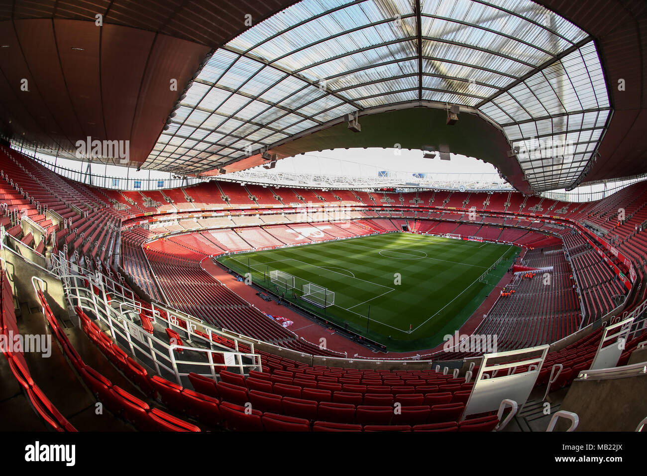 Allgemeine Ansicht des Stadions während der UEFA Europa League Viertelfinale Hinspiel Spiel zwischen Arsenal und CSKA Moskau im Emirates Stadium am 5. April 2018 in London, England. (Foto durch Arron Gent/phcimages.com) Stockfoto