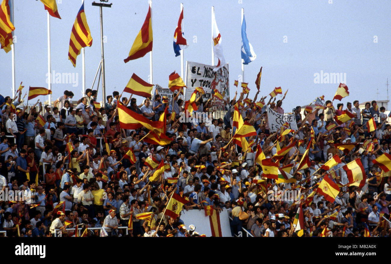 FIFA WM-Espana 1982 (Spanien 1982) 20.06.1982, Estadio Luis Casanova, Valencia. FIFA Fußball-Weltmeisterschaft 1982, Gruppe 5: Spanien gegen Jugoslawien. Spanischen Fans. Stockfoto