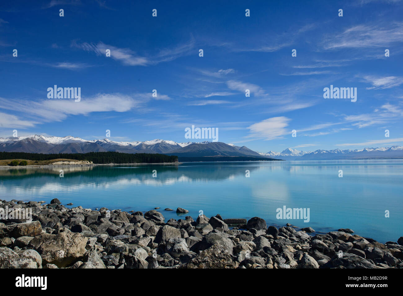 Pristine Lake Pukaki, mit Blick auf Mount Cook, Südinsel, Neuseeland Stockfoto