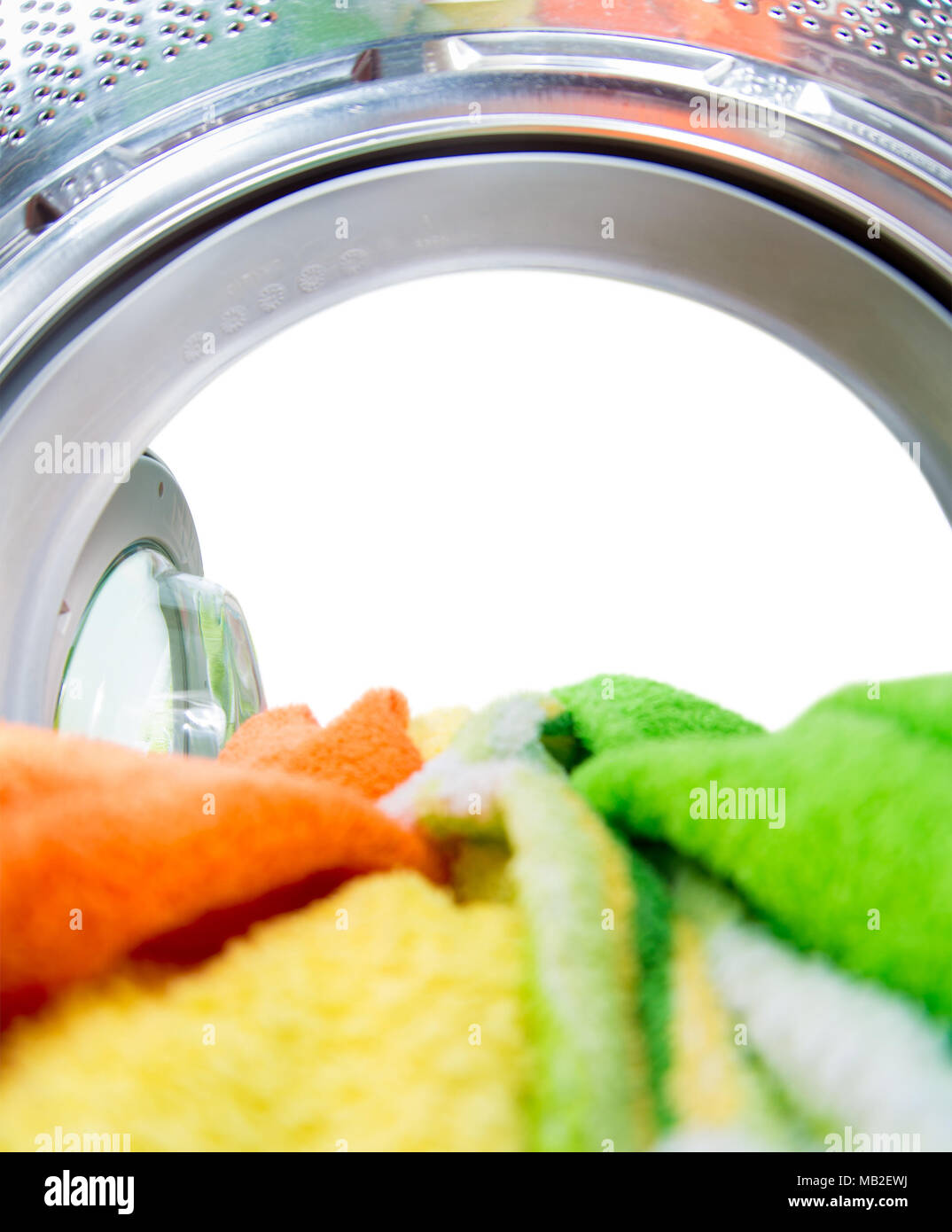 Waschen Sie die Maschine von innen Ansicht mit isolierten weißen Tür öffnen Stockfoto