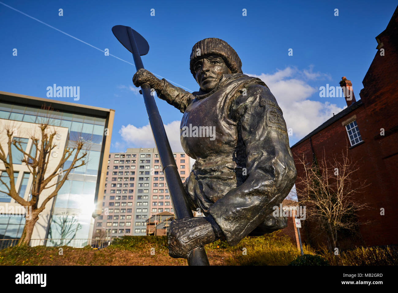 Statue des WW2 hero Denkmal zu Ehren von Stockport Royal Marine James Conway nach Künstler Luke Perry Stockfoto