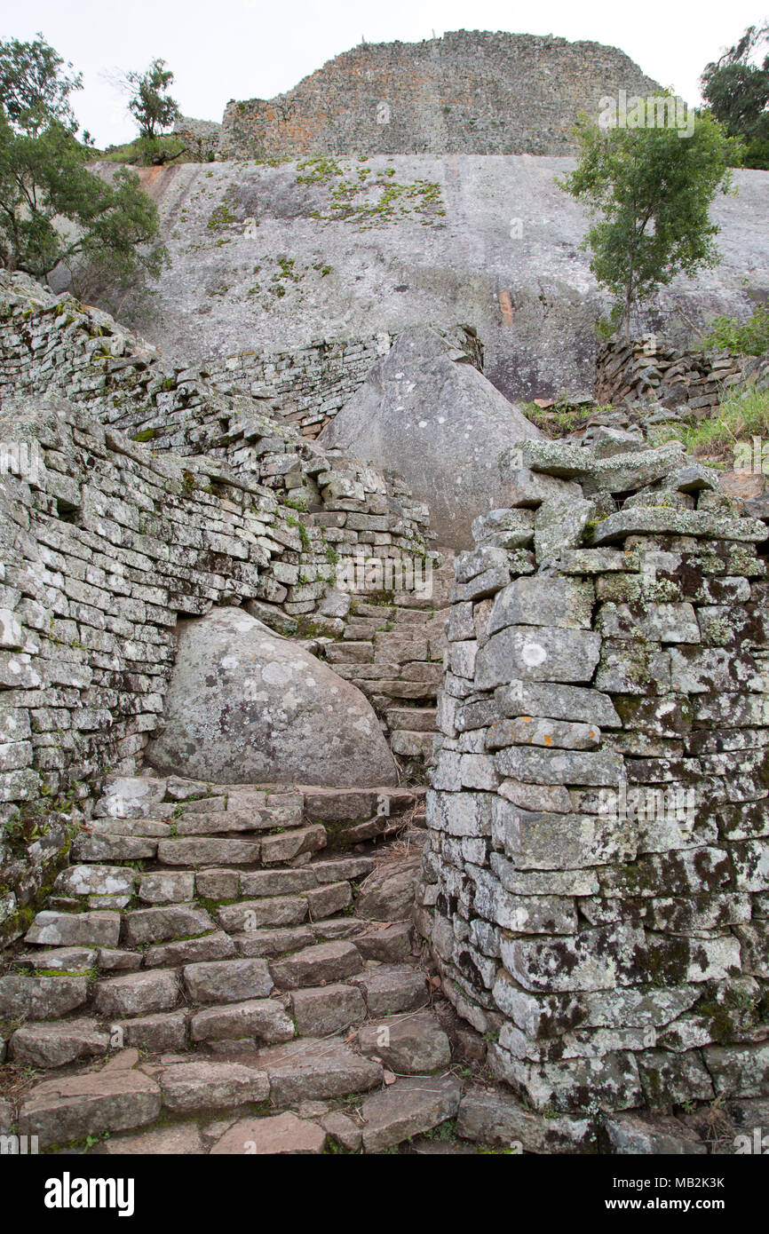 Schritte, um die Hügel von Great Zimbabwe in der Nähe von Masvingo in Simbabwe. Stockfoto