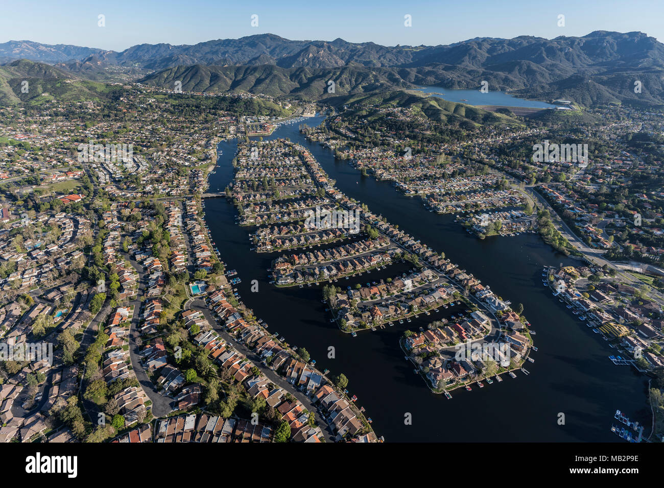 Luftaufnahme von See Häuser um Westlake Insel der tausend Eichen und Westlake Village Gemeinschaften in der Nähe von Los Angeles, Kalifornien. Stockfoto