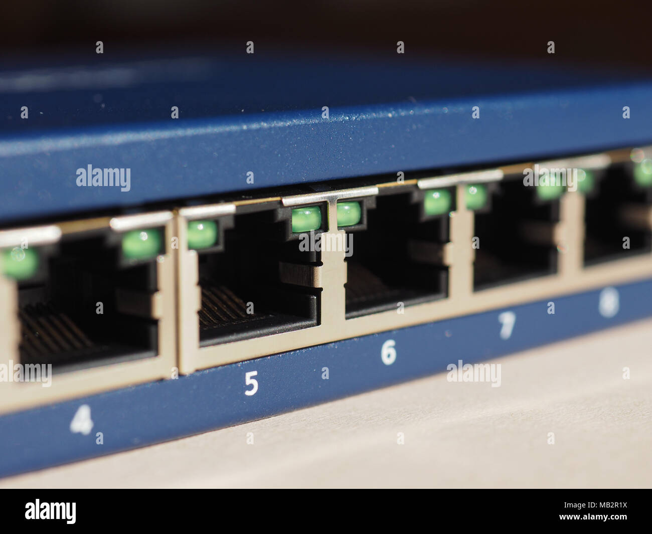 Modem Router Switch mit Ports für RJ45 Stecker in LAN Local Area