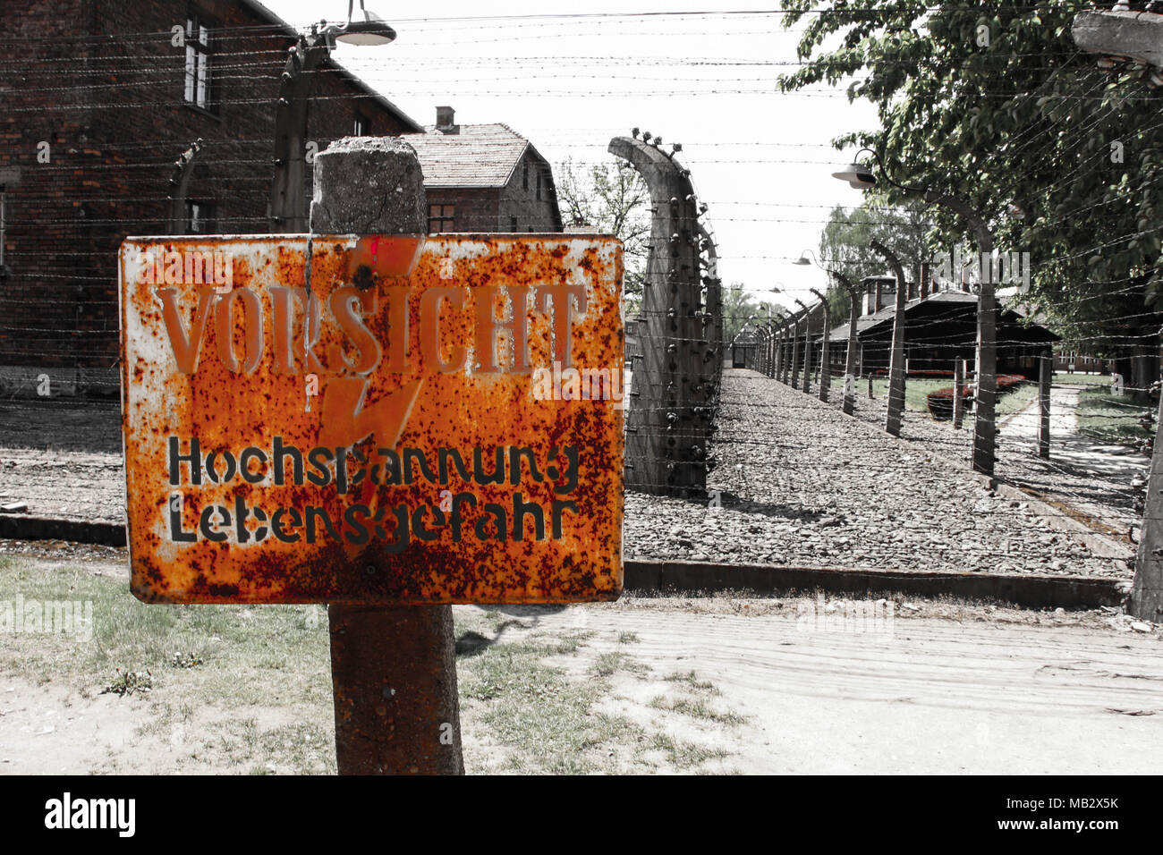 Eine Vorsicht Zeichen im KZ Auschwitz, Oswiecim, Polen Stockfoto