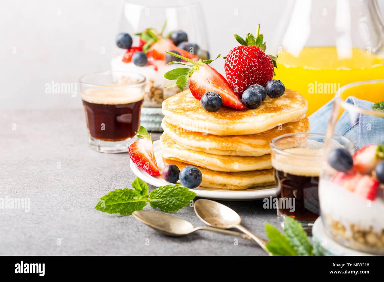 Gesund Sommer Frühstück Stockfoto