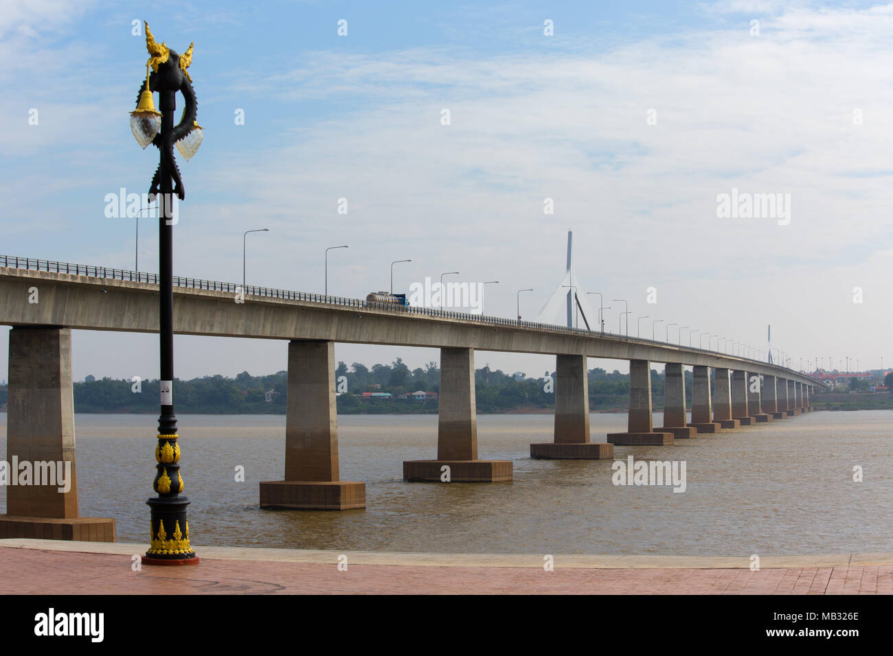 Zweite Thai-Laotian Freundschaft Brücke über den Mekong Fluss, Brücke nach Laos, Mukdahan, Isan, Thailand Stockfoto