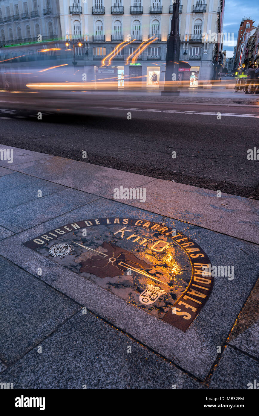 Plakette auf dem Boden markieren als Null Kilometer, von der aus alle radialen Straßen in Spanien gemessen werden, der Puerta del Sol, Madrid, Spanien Stockfoto