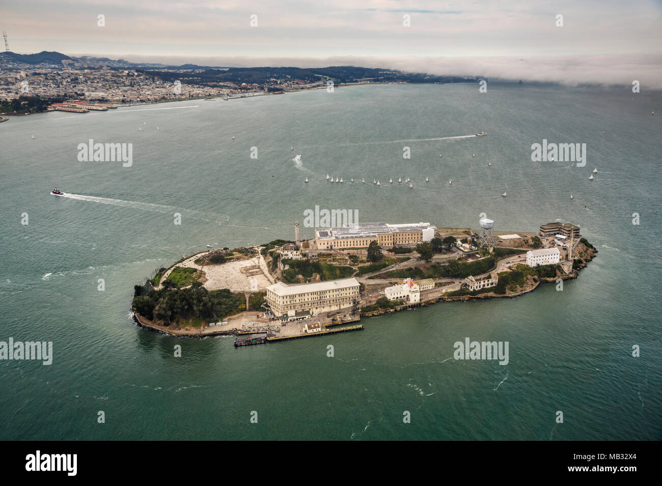 Die Insel Alcatraz. Umgewandelt in 1934 im Hochsicherheitsgefängnis (1963 geschlossen), die Bucht von San Francisco. Kalifornien, USA Stockfoto