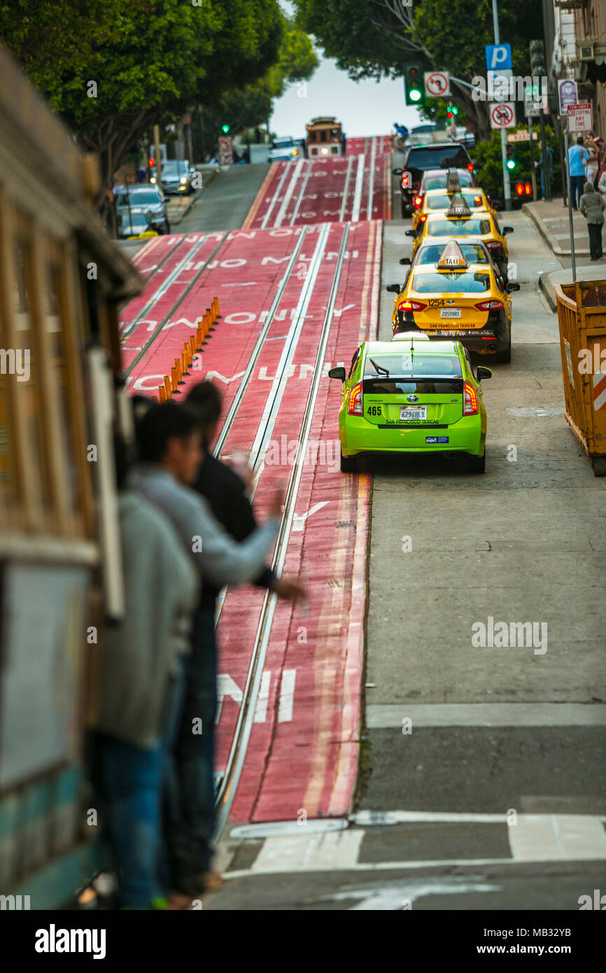 Die Seilbahn an der Powell Sreet. Rund um den Union Square. San Francisco. Kalifornien, USA Stockfoto