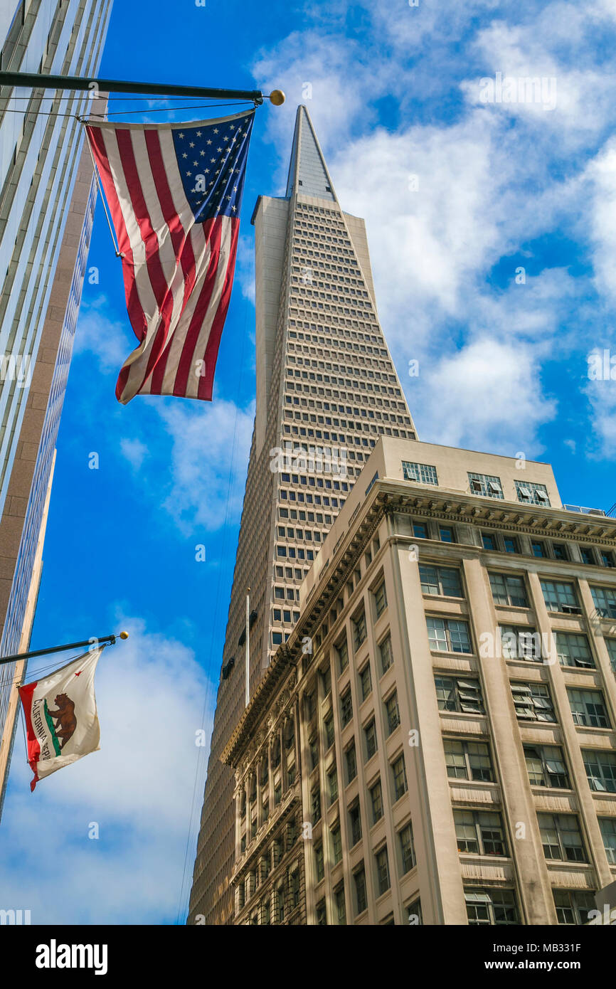 Financial District. Im Hintergrund Die Transamerica Pyramid. San Francisco. Kalifornien, USA Stockfoto