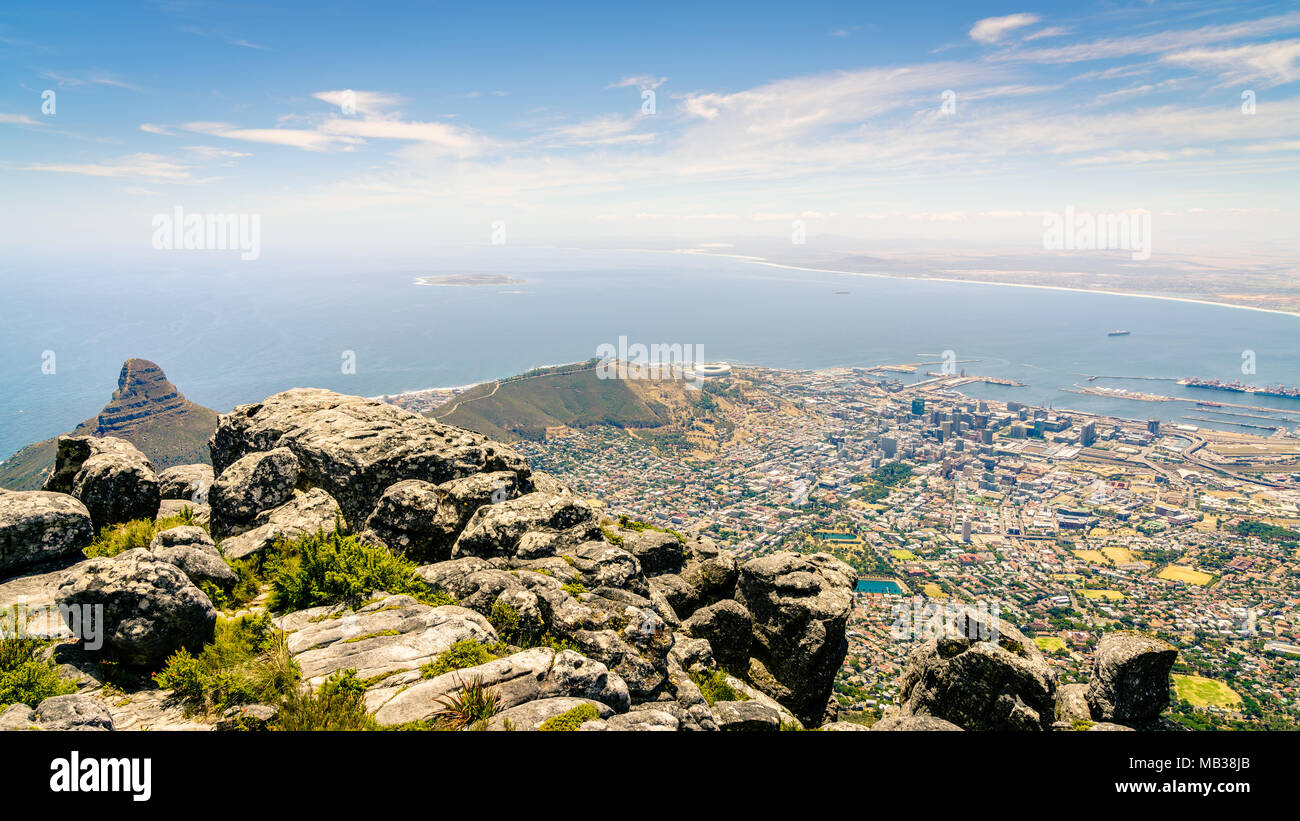 Ansicht der Stadt von Kapstadt die Atlantikküste vom Tafelberg Stockfoto