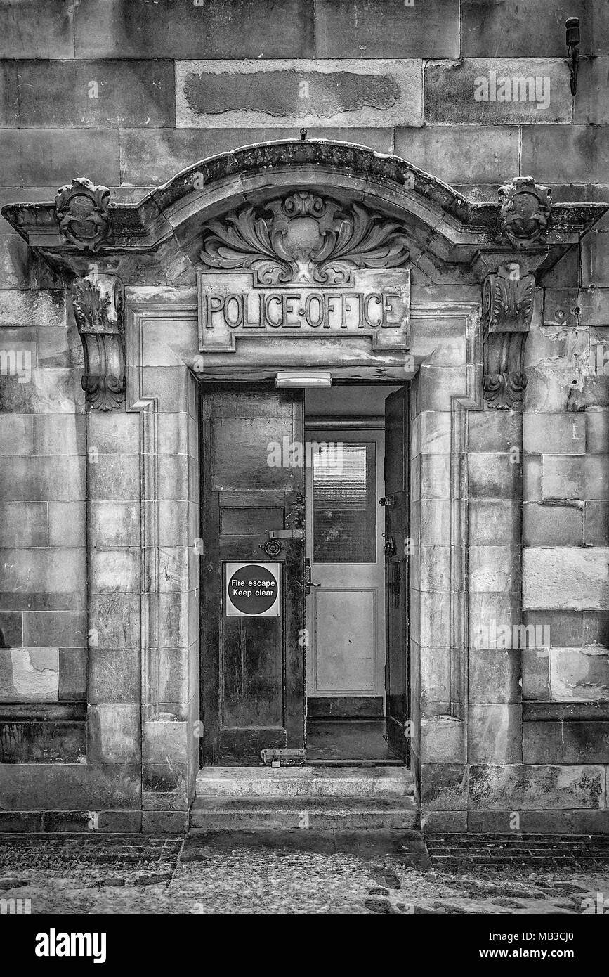 Ein Blick auf die ehemaligen Polizeistation Tor in Clydebank, Schottland. Stockfoto