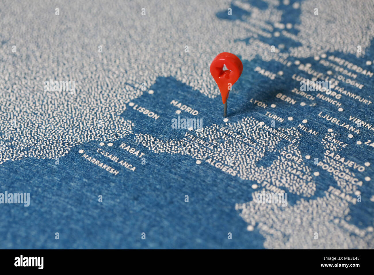 Reisen gemalte Karte mit der Pin, Katalonien, Spanien Stockfotografie -  Alamy