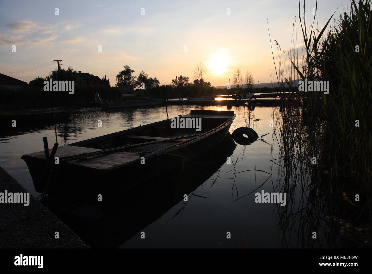 Sonnenuntergang am Velence See, Ungarn Stockfoto