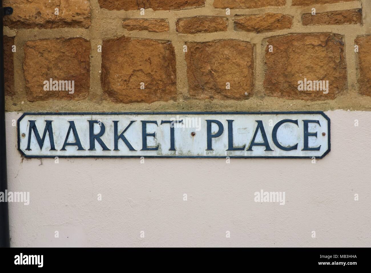Marktplatz Straßenschild auf der Mauer Stockfoto