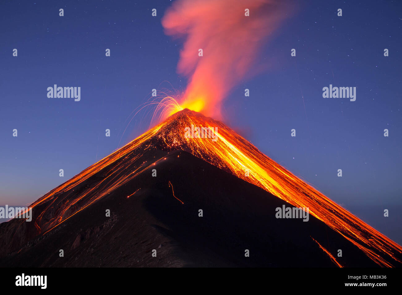 Bei 600 m vom Krater gefangen Stockfoto