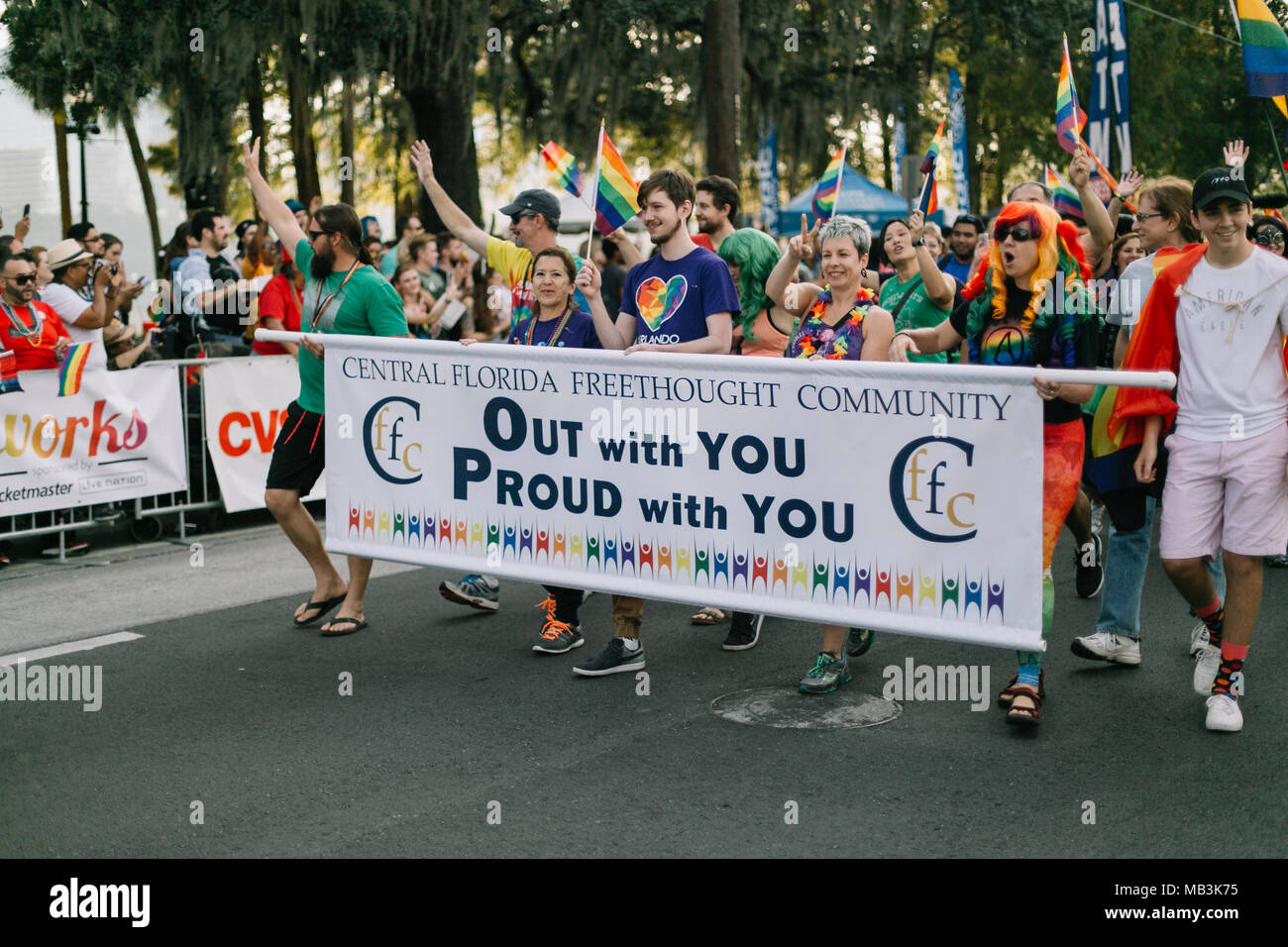 Central Florida Freies Denken Gemeinschaft (FFC) Märschen in Orlando Pride Parade (2016). Stockfoto