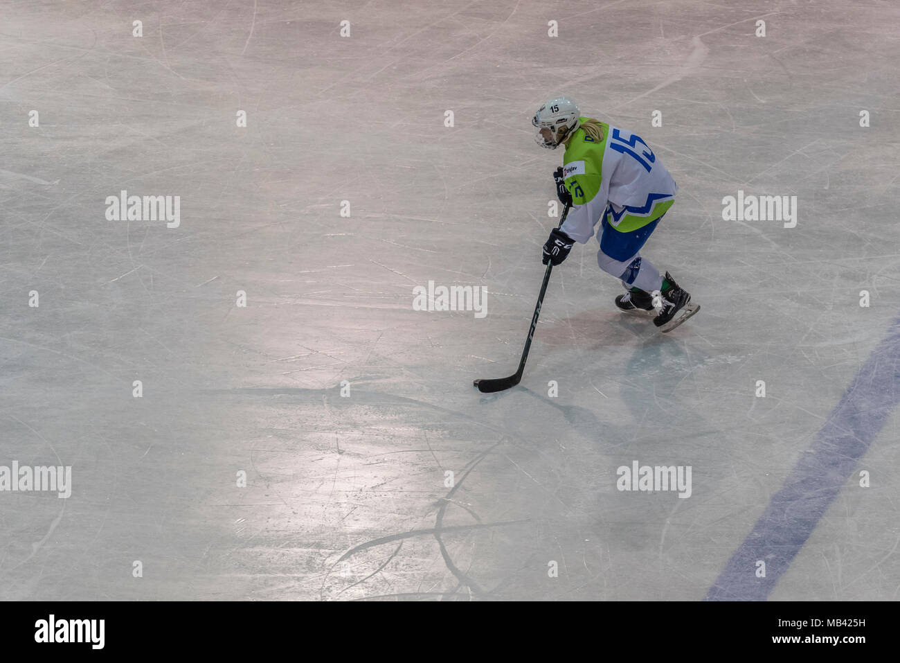 Maribor, Slowenien 04-03-2018: Slowenien gegen Nordkorea (4:5) bei International Ice Hockey Federation (IIHF) Weltmeisterschaft der Frauen Abteilung II Stockfoto