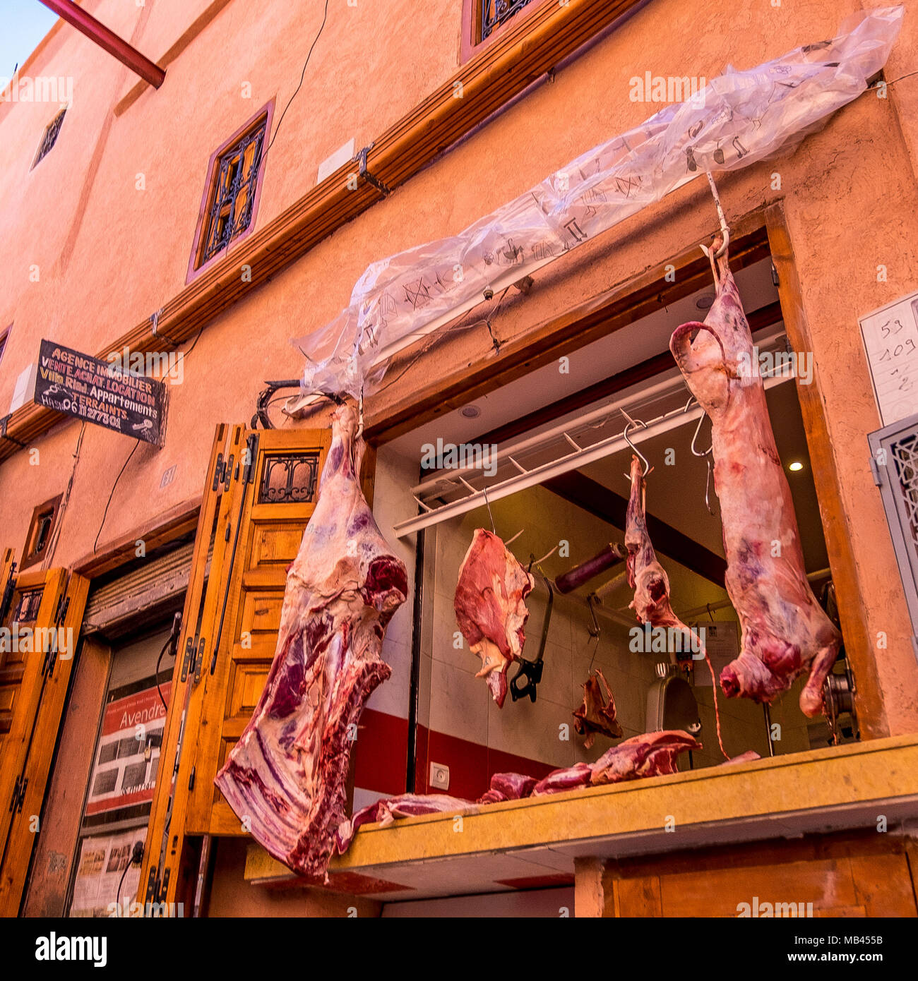 Bucherser shop in Souks von Marrakesch, Marokko Stockfoto