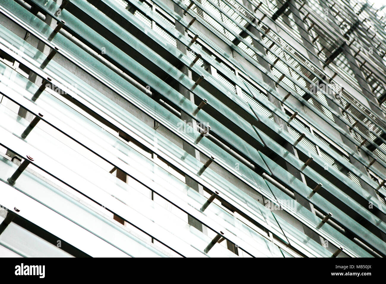 Glas und Stahl Gebäude Fassade Stockfoto