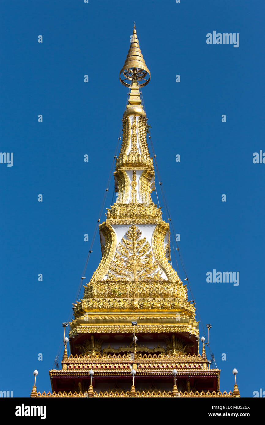Top 9-stöckige Stupa Phra Mahathat Kaen Kakhon, Wat Nong Waeng Tempel, Khon Kaen, Isan, Thailand Stockfoto