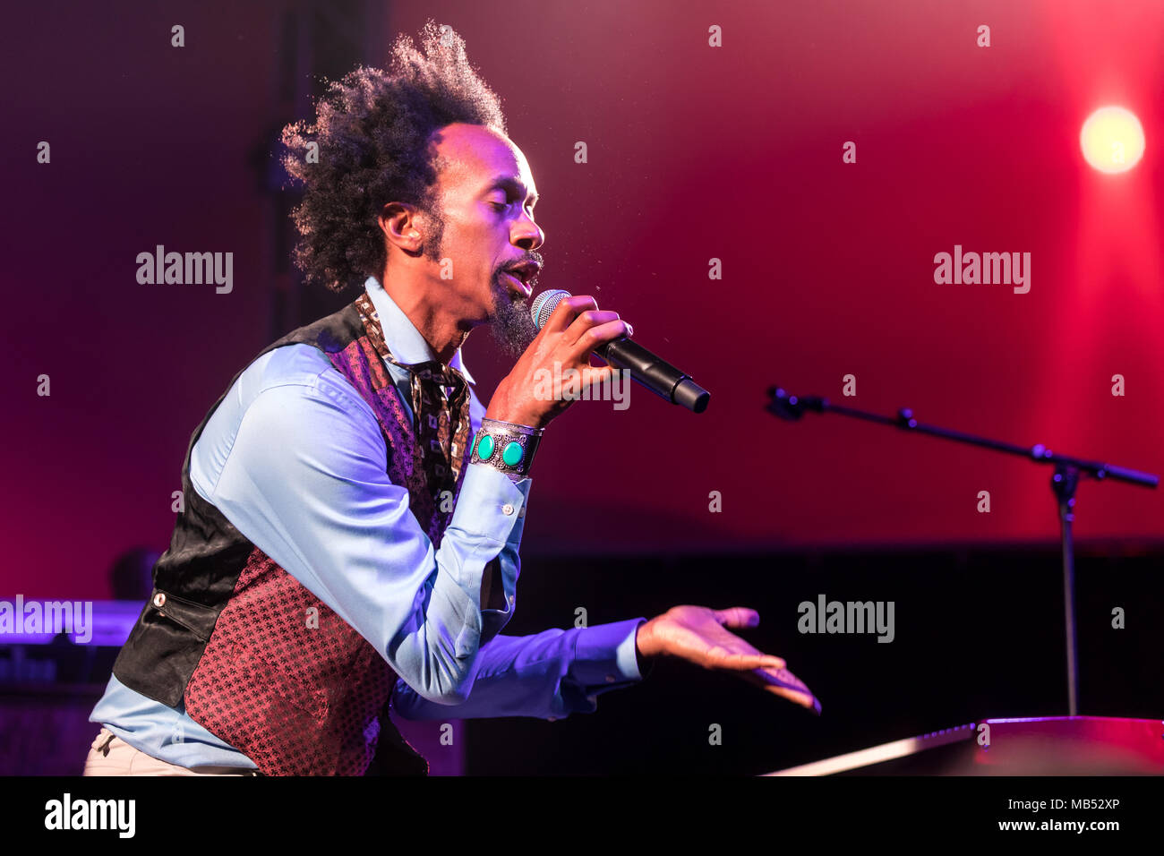 Der amerikanische Sänger und Songwriter fantastische Negrito live bei der 25 Blue Balls Festival in Luzern, Schweiz Stockfoto