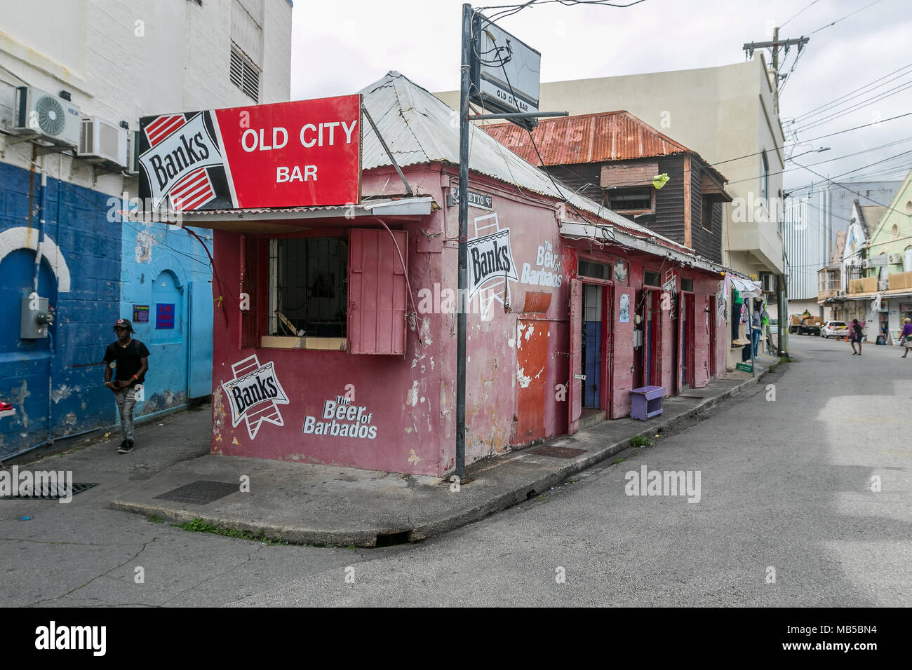 Kleine Bar im Zentrum von Bridgetown, Barbados. Stockfoto
