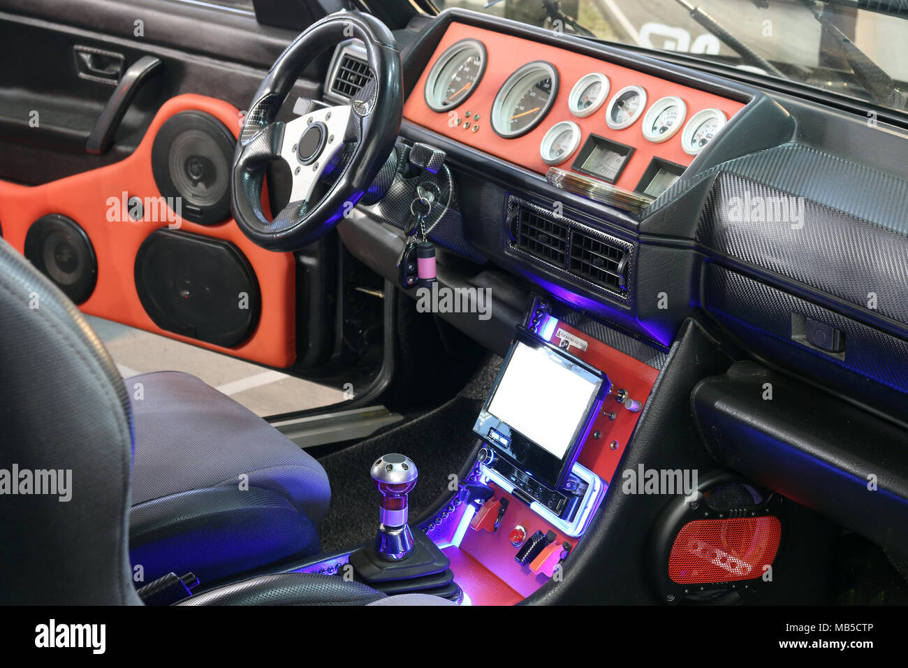 Custom car interior -Fotos und -Bildmaterial in hoher Auflösung – Alamy