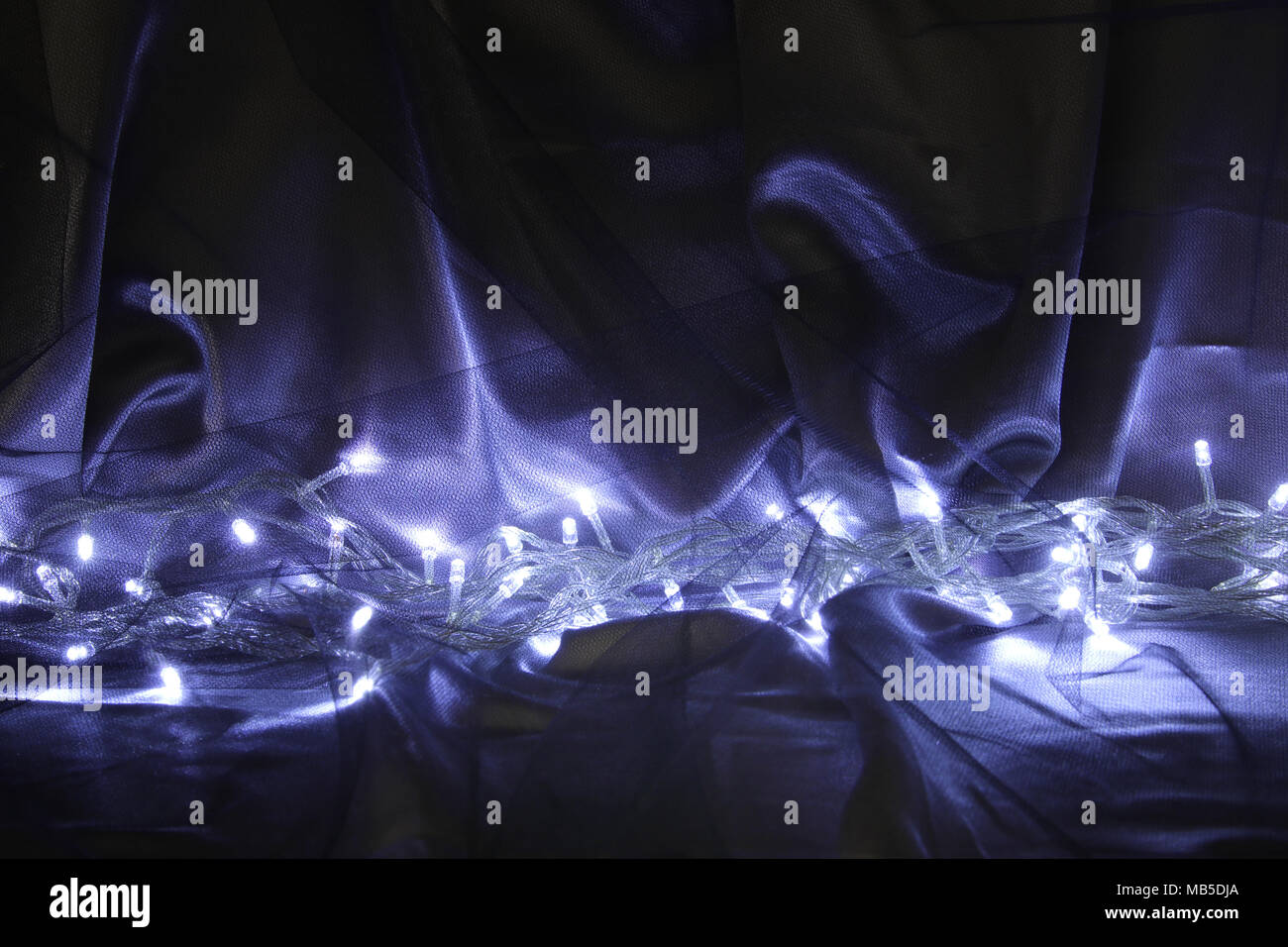 Abstrakte chiffon Textur Hintergrund mit silve, Lila leuchtet Stockfoto