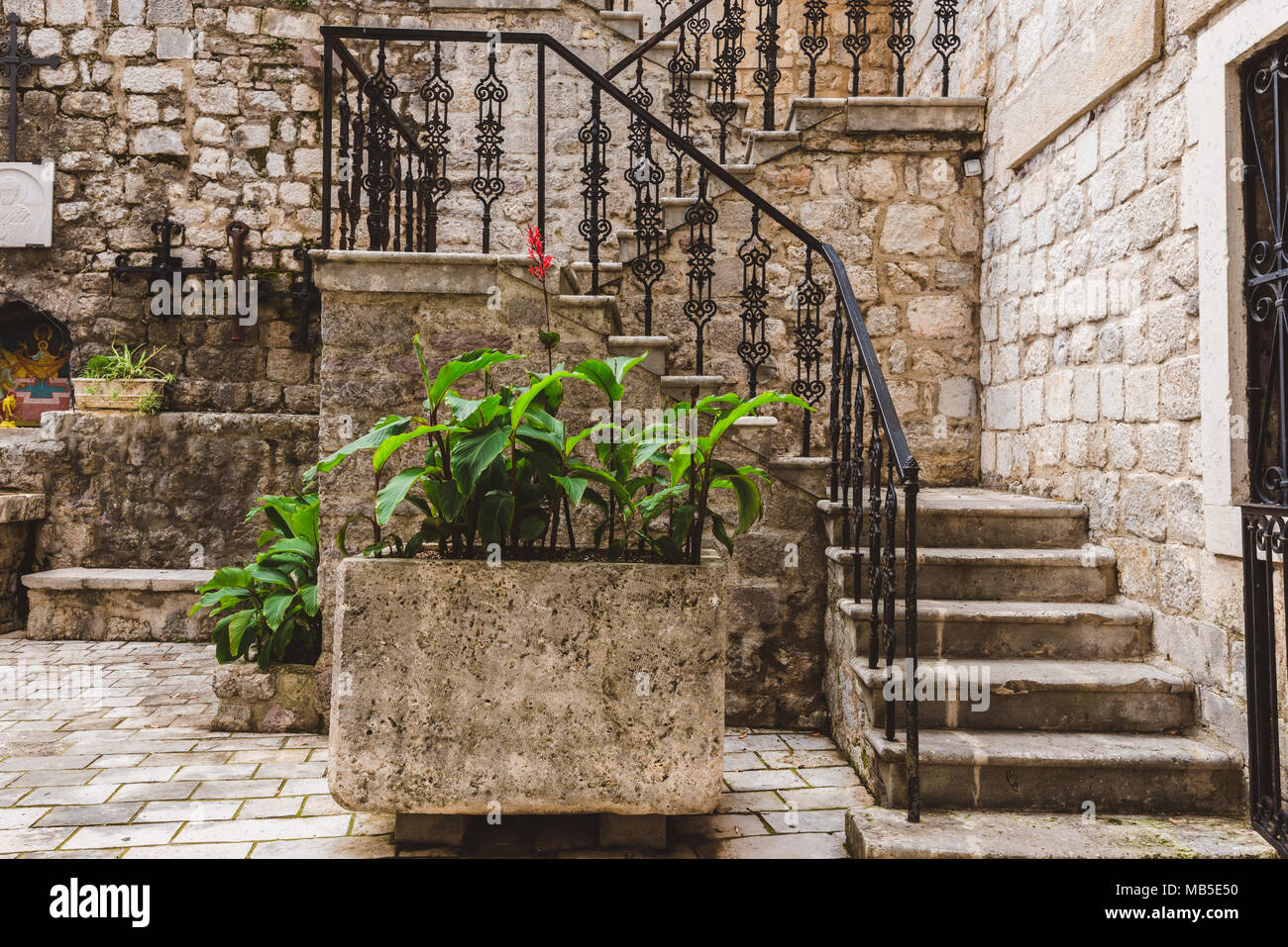 Stein Terrasse in Kotor Stockfoto