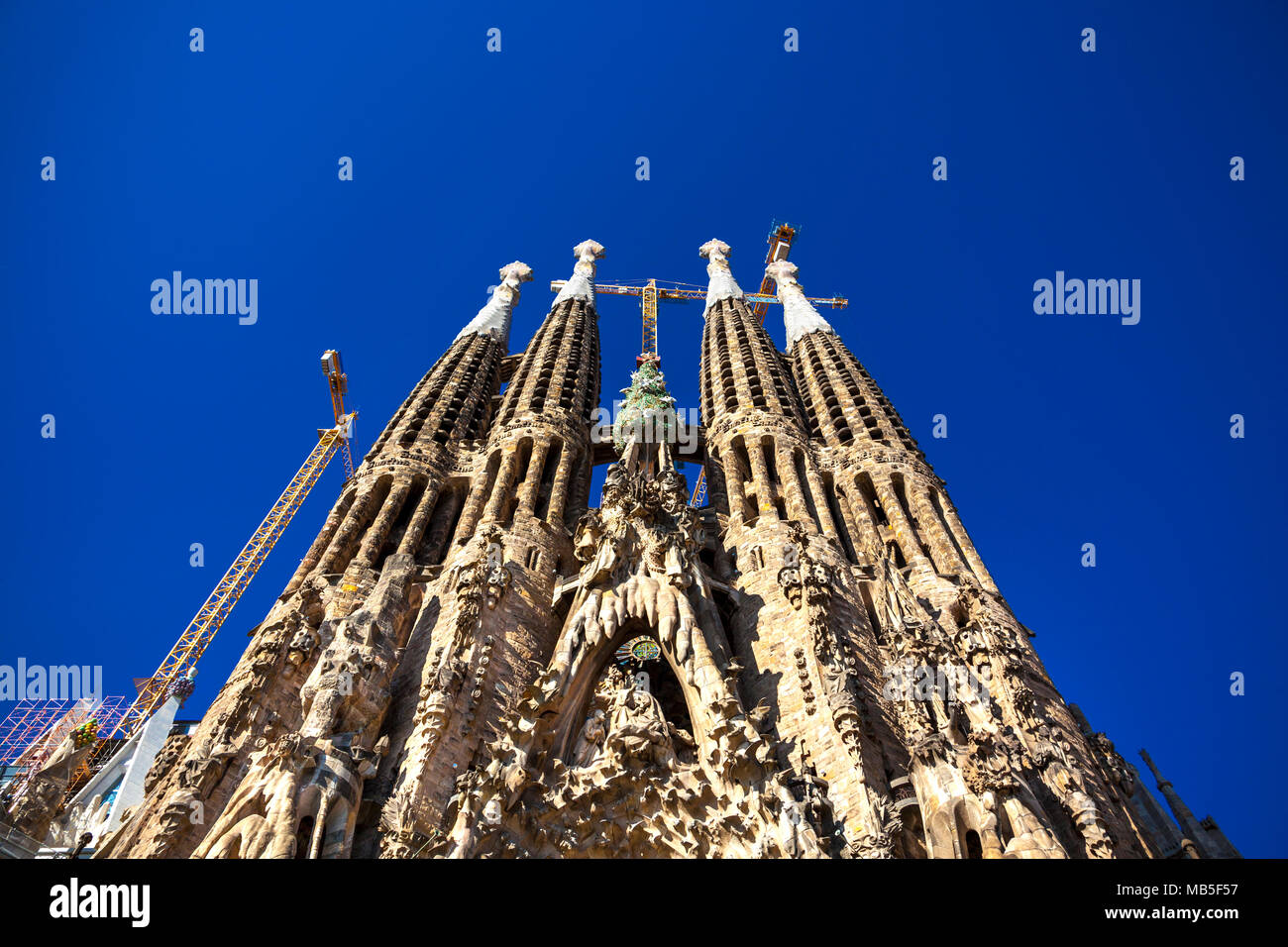 Außenseite der Basilika Sagrada Familia von Antoni Gaudi in Barcelona, Spanien Stockfoto