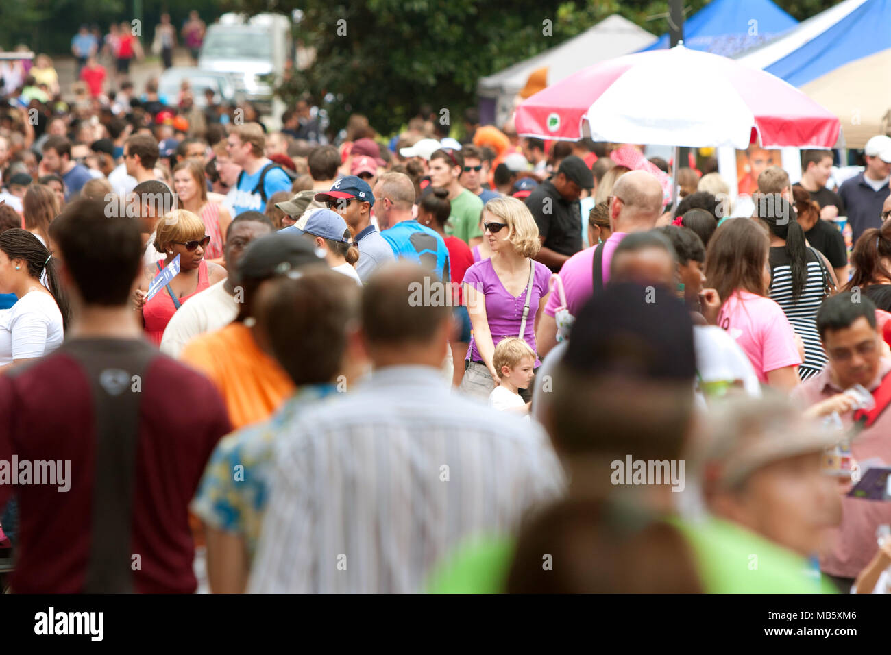 Eine riesige Menschenmenge versammelt in Piedmont Park für die 3. jährliche Atlanta Eis Festival, am 27. Juli 2013 in Atlanta, GA. Stockfoto